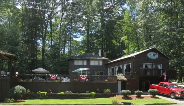 Spacious home on pristine Pine Creek! Great for family get togethers!