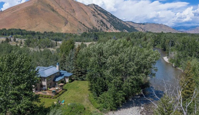 Spacious Home on The River