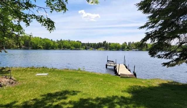 Spacious home on the lake!