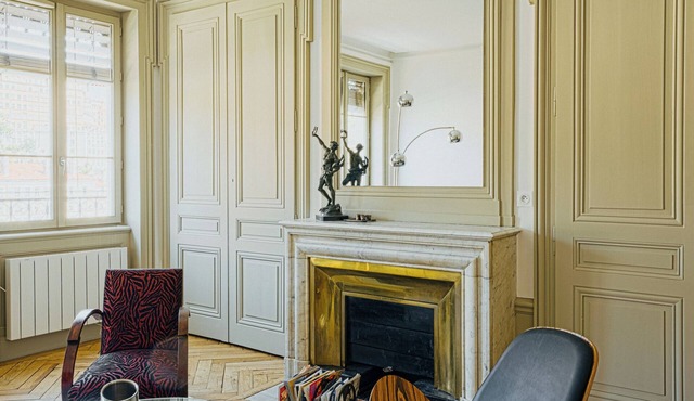 Spacious home overlooking Saône river + parking