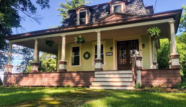 Spacious home, perfect location close to universities and the St Lawrence River