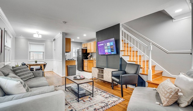 Spacious Home-Private Basement Suite & 2 Kitchens