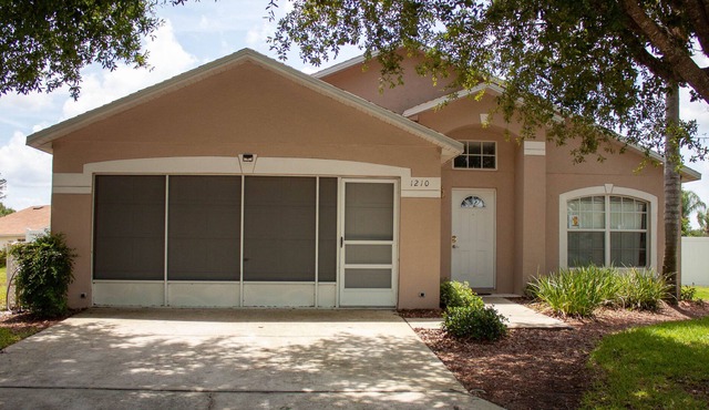 Spacious Home Southern Exposure Pool, Free Pool Heat, WiFi, Gameroom and more