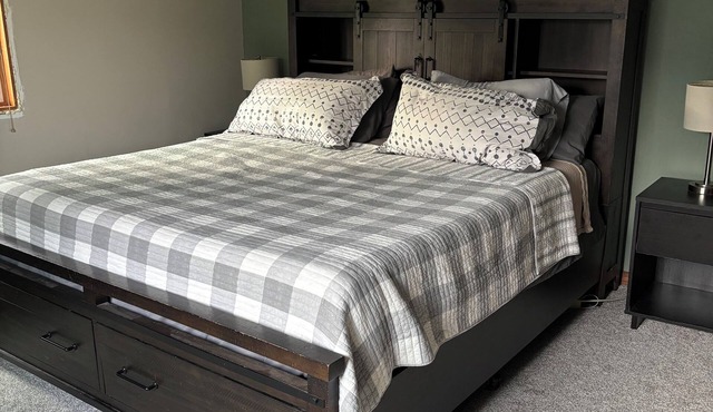 Spacious Home that is close to EAA and Shopping.