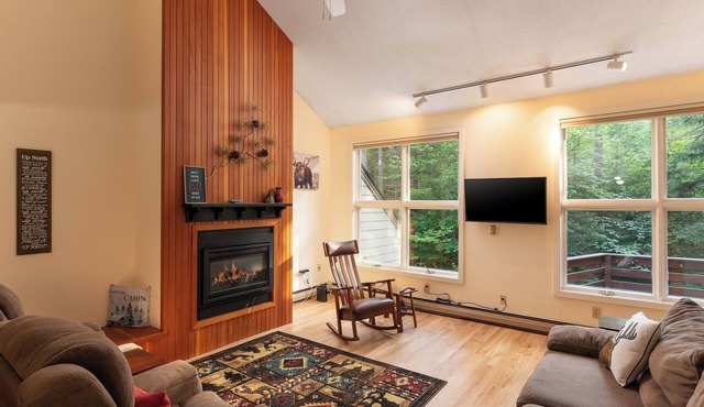 Spacious Home @ top location-Walk to Diana's Baths, Min. to Echo Lake&Story Land