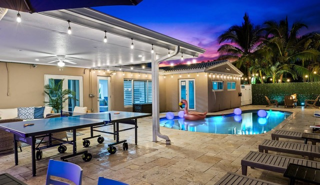 Spacious home w/pool, fire pit & grill