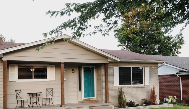 Spacious Home w/ 2 Queen Beds + Min to Tulsa Expo