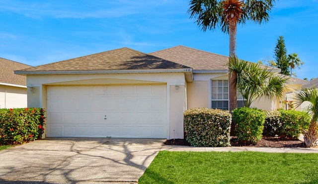 Spacious home w/a private, heated pool under a lanai - close to Disney