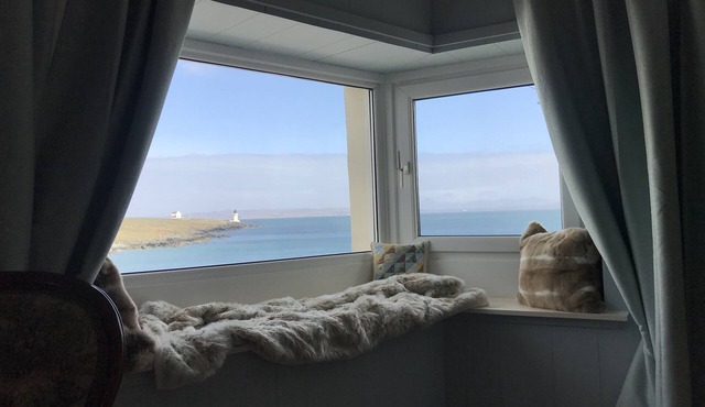 💙 spacious home with beautiful views in the heart of the village 1 min to beach