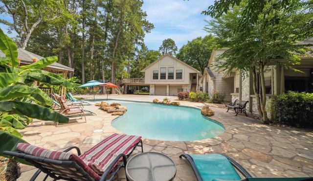Spacious Home w/Pool & Guest House