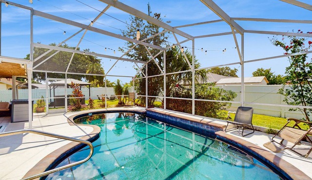 Spacious Home w/Private Pool, Hot Tub & Game Room Near Disney