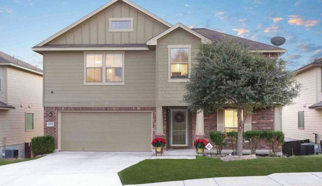 SPACIOUS HOME W/VIEWS