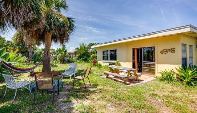 Spacious Home w/Yard - 1/2 Mi to Ormond Beach!