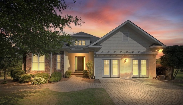 Spacious Home with 4 Master Suites in Quiet Community by RedAwning