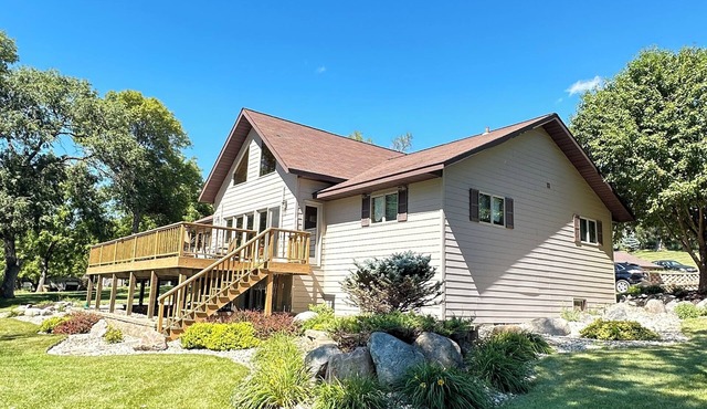 Spacious home with a large deck and ample space for beautiful sunset viewing!