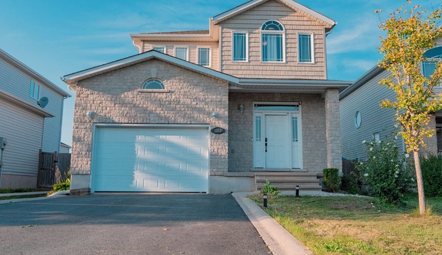 Spacious Home with Basement: Great for families or Groups