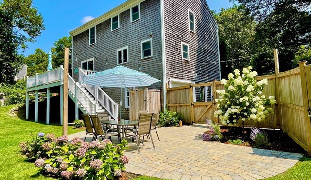 Spacious Home with Big Backyard, Pet Friendly, 2 mi to Beaches