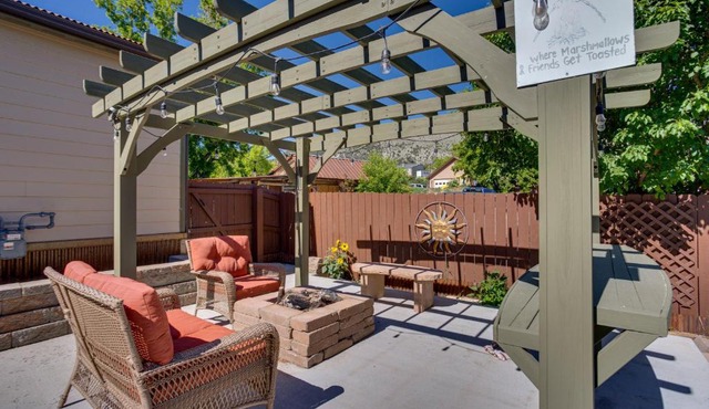 Spacious Home with Deck 5 Mi to Ridgway State Park!