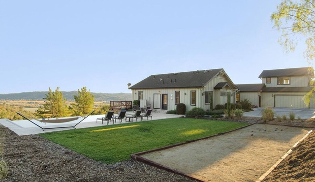 Spacious Home with Great View and New Infinity Pool/Hot Tub!