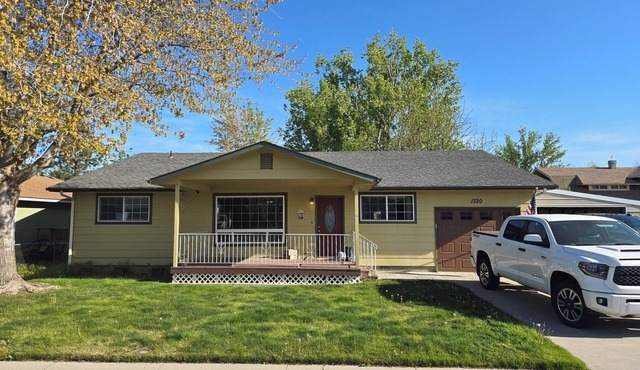 spacious home with huge kitchen in the heart of Emmett kid friendly