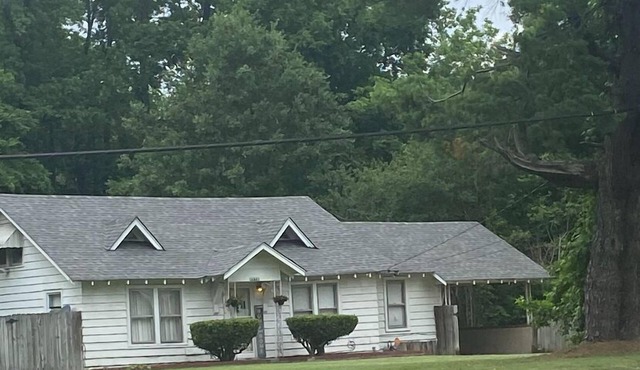 Spacious Home with Large Backyard Minutes from Graceland and Downtown Memphis