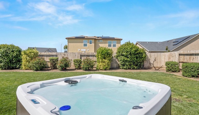 Spacious Home with new Hot tub I Fire pit I BBQ