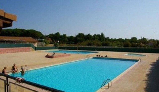 Spacious Home with Pool, Tennis, and Garden - Sleeps 10