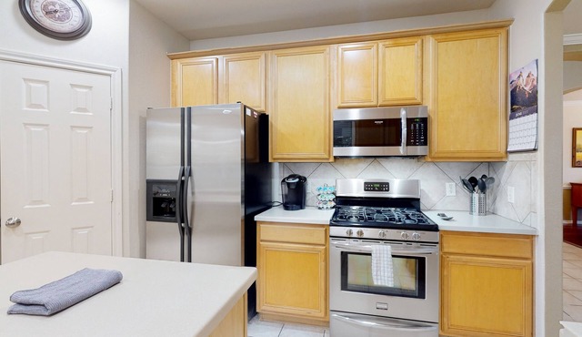 Spacious home with kayaks, fenced yard, great location, central AC & W/D