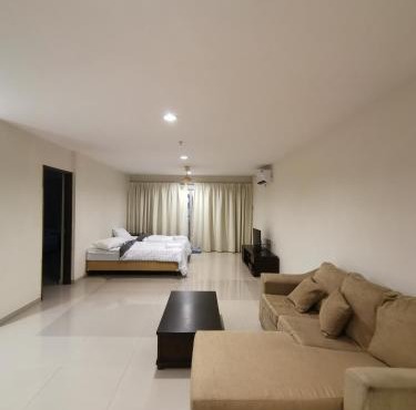 Spacious & Homey Apartment at Marina Island by JoMy Homestay