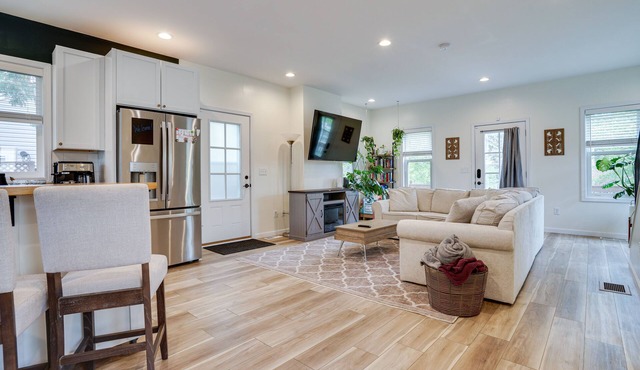 Spacious Hopkins Home ~ 9 Mi to Minneapolis!
