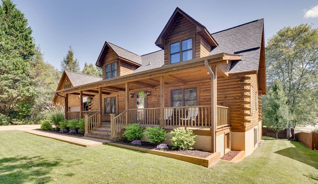 Spacious Horse Shoe Vacation Rental w/Game Room!