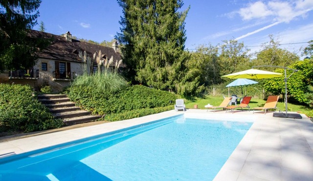 Spacious house in Montignac with private pool and pets allowed