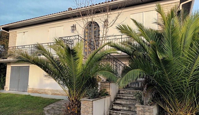 Spacious house 15 minutes from Bordeaux.