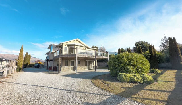 Spacious House 15min walk from Wanaka Centre