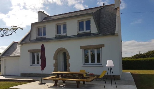 Spacious house 800m from the superb Penhors beach. 8P. 150 m2