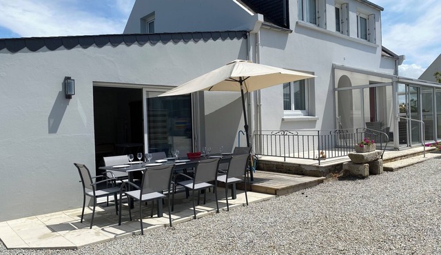 Spacious house, all comforts, beach and harbour 100 metres away