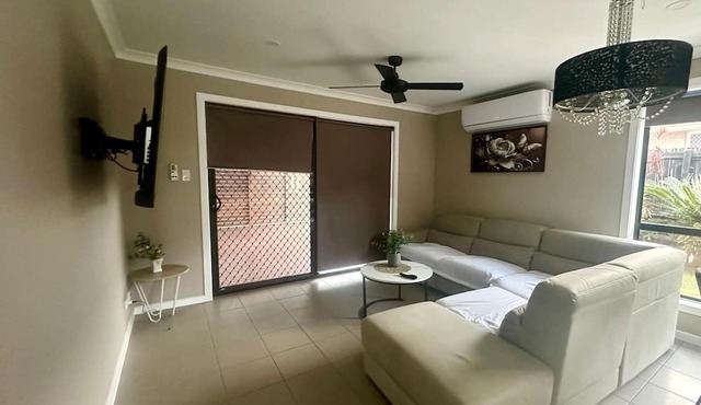 Spacious House in Redbank Plains