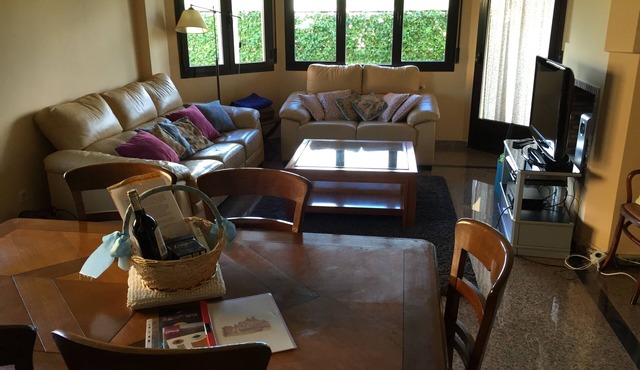 Spacious house (full rental), large terrace with views of the mountains, swimming pool