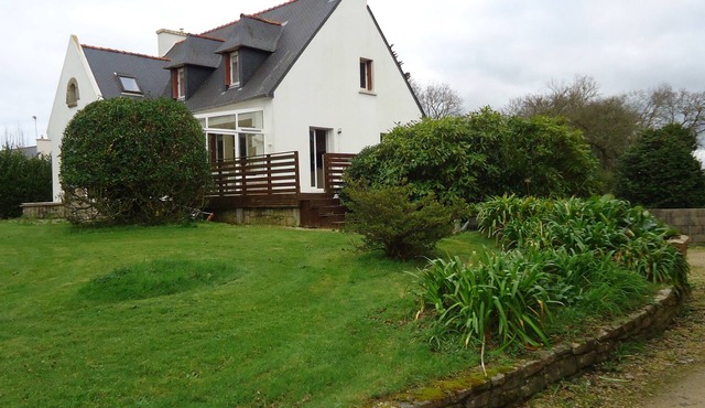 Spacious house for 6 people, 2 km from the sea, 4 bedrooms, large garden