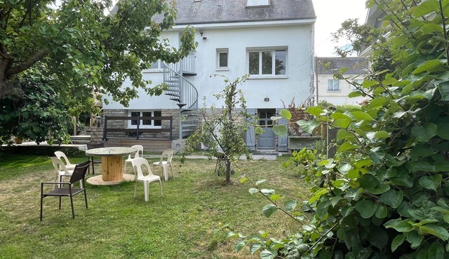 Spacious house - 12 pers - Walking distance to beaches & Garden