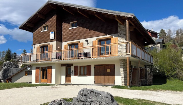 Spacious house ideally located. Confort + for 6 people, private parking