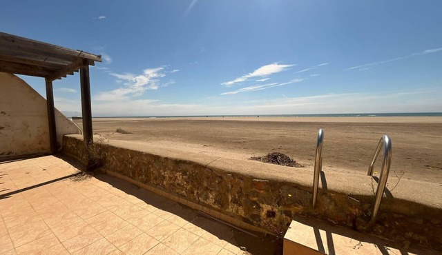 Spacious house in front of the sea of Fleury