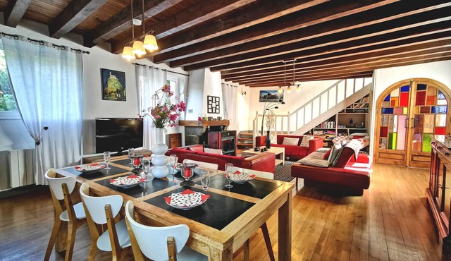 Spacious house in historic village with terrace and WIFI included