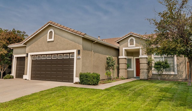 Spacious House in Lincoln (everything is new!)