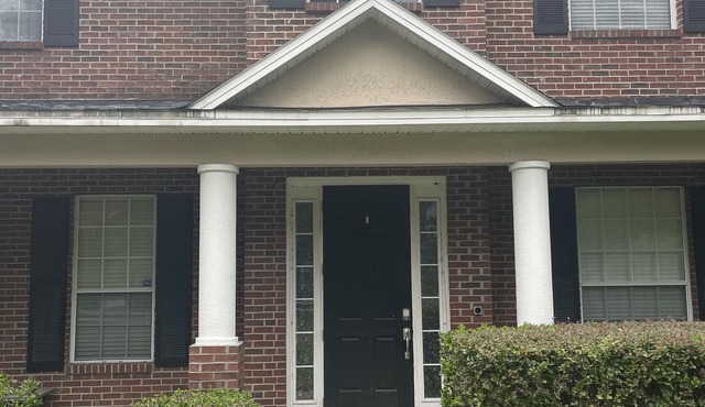 Spacious house in quiet neighborhood near shopping center, Max 6 guests