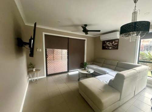 Spacious House in Redbank Plains