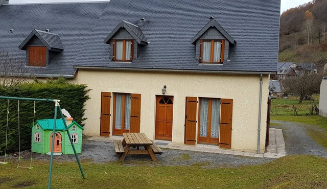 Spacious house in the village of Loudenvielle for 8 people classified 4 *