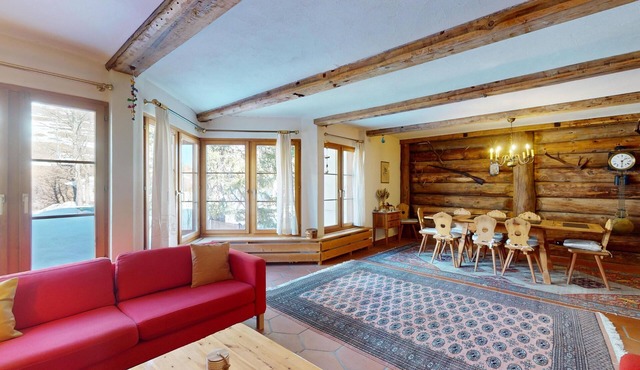 Spacious house in the immediate vicinity of the railway station, with four bedro