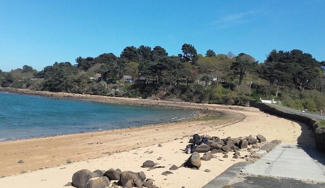 Spacious house, near beach - Talbert valley (6 p.), With large garden