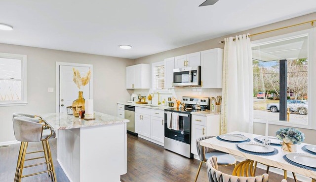 Spacious House near Downtown Raleigh and Dorothea Dix Park